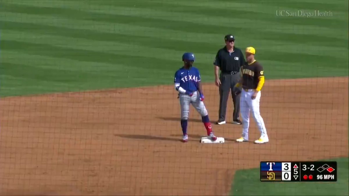104 mph off the bat of Andrew McCutchen 😮‍💨