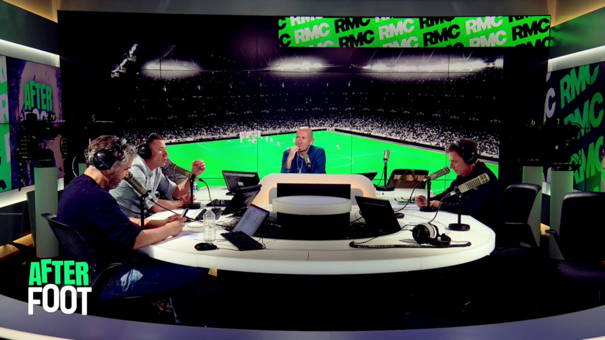 🗣️ "Si j'étais la FIFA, je mettrais la VAR uniquement sur les lignes et le hors-jeu. Ils sont en train de changer toutes les règles pour s'adapter à la VAR. Dans tous les cas, le retour en arrière n'est plus possible." 🤔 Michel Platini nous donne son avis sur le VAR.