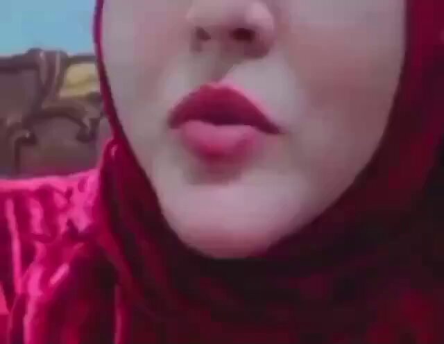 عايزه. تغمض عيونك وانت بتسمع الكلام ده عايزاك تتخيل انا الللى بقولك الكلام ده