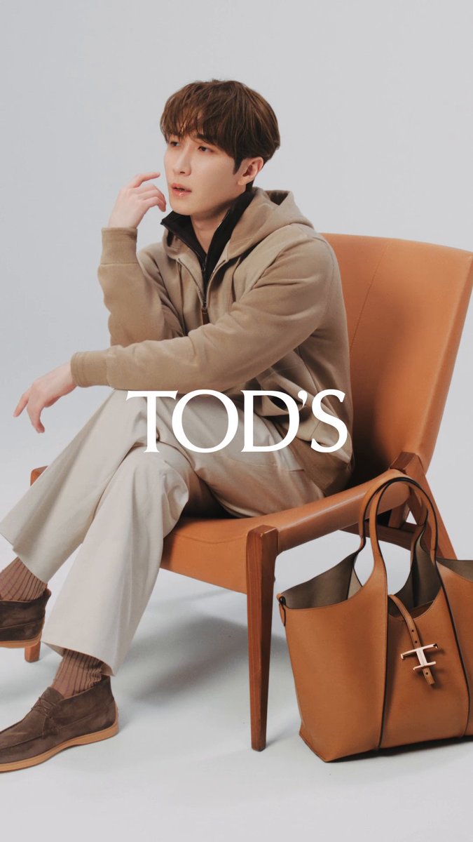 Brand Ambassador Shota Watanabe interprets the Tod’s Spring-Summer 2026 Collection in a quintessential seasonal look. Tod’s Creative Director: Matteo Tamburini #TodsSS26 #Tods