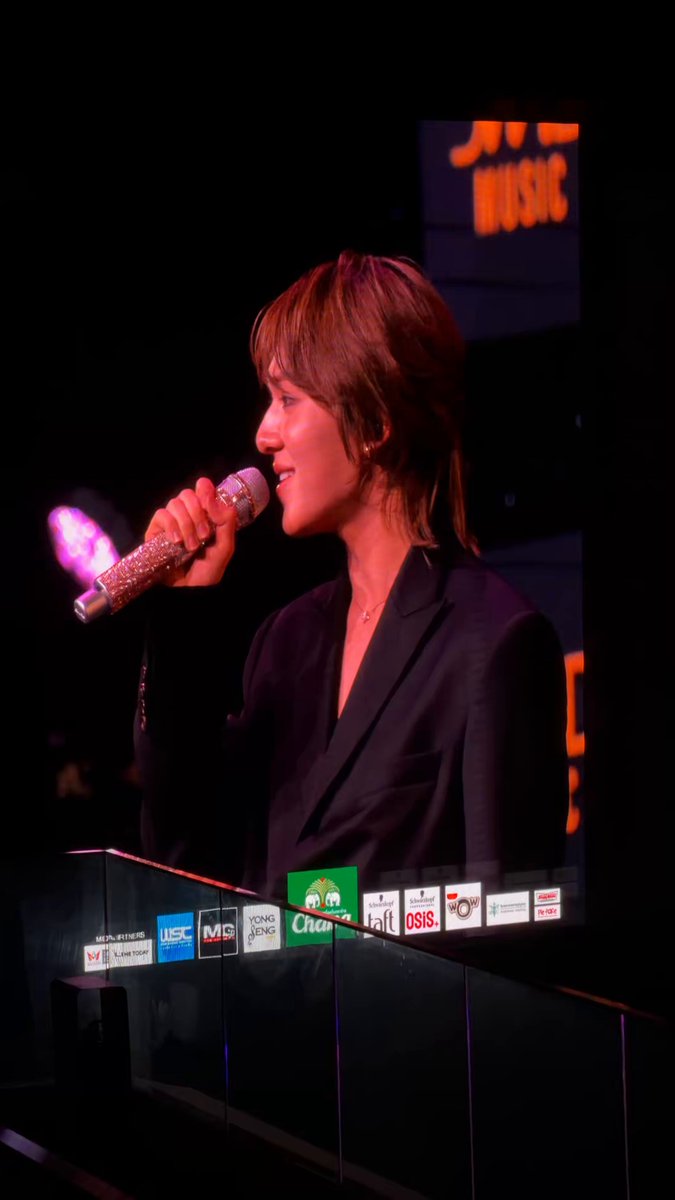 พลังเสียงงงงงงง สวยกินไมค์สุดๆค่ะ 🥺 @Cwrnew #TGMA2026xNuNew #TheGuitarMagAwards2026 #NuNew #OneBangkokRetail
