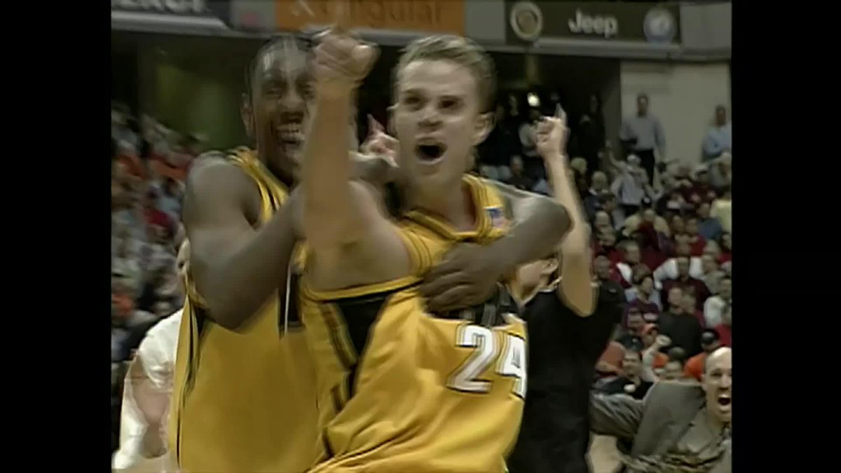 ✔️ Game-winner vs. Wisconsin ✔️ Game-winner vs. Indiana Luke Recker hit daggers on b2b days to lead No. 9 seed Iowa Men’s Basketball to the 2002 #B1GMBBT title game 😲