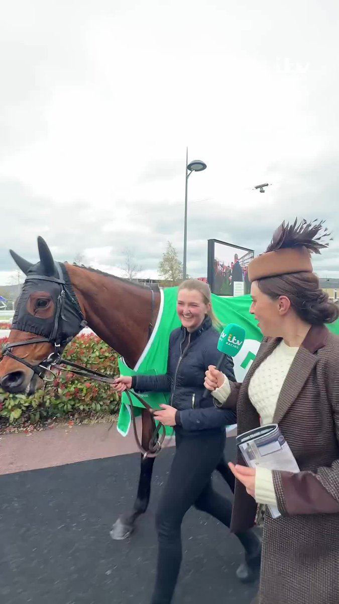 "She's got a heart of gold!" 💛 Kargese's groom spoke to Sally Ann Grassick after winning the Arkle 🔊