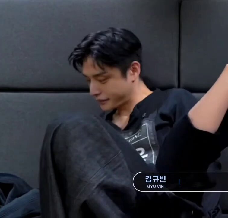 y'all i'm saying that seobin called jiwoong