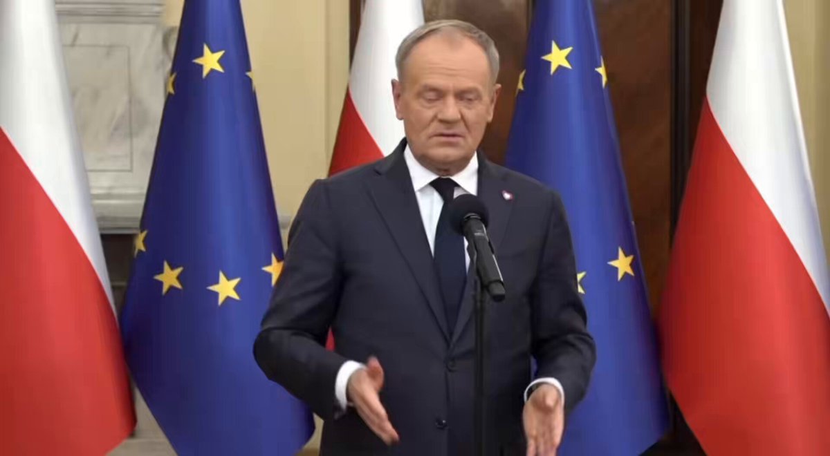 Tusk: „Nie kuglujcie i nie blokujcie SAFE, gdzie są realne pieniądze! Narazie mamy do czynienia ze zwykłą polityczną grą - zablokować Tuskowi co się da i poudawać, że ma się alternatywę. Ja załatwiłem konkretne pieniądze i one są!” I niby Tusk szuka porozumienia? XD