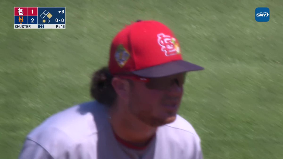 Francisco Alvarez OVER THE BATTERS EYE 111.5 mph off the bat and 439 feet