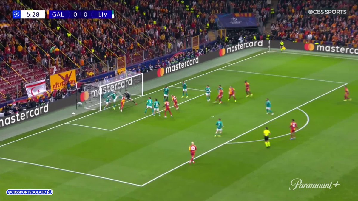 Victor Osimhen puts it on a plate for Mario Lemina as he heads Galatasaray into the lead 🇹🇷 Just listen to that noise from the home fans 🔥