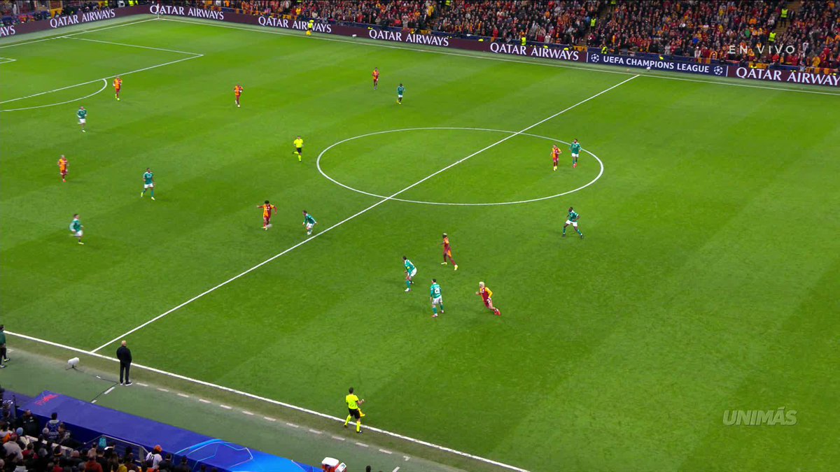 Victor Osimhen thought he’d given Galatasaray a 2-0 lead against Liverpool, but the offside flag saves Ibrahima Konate’s blushes 🫣