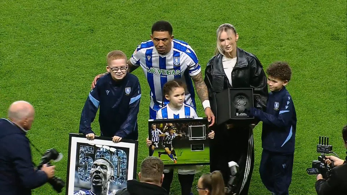 Liam Palmer marks his 500th appearance in a Sheffield Wednesday shirt ๐๐ฆ