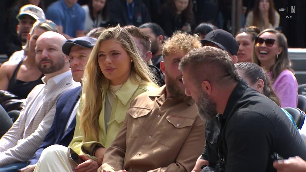 🧨 FRANCIS NGANNOU RÉPOND À UNE QUESTION SUR UN COMBAT CONTRE JAKE PAUL 😭 🗣️ « Je ne suis pas intéressé par l’affronter… je suis intéressé par lui casser la gueule. » 🧷 [ Netflix ]