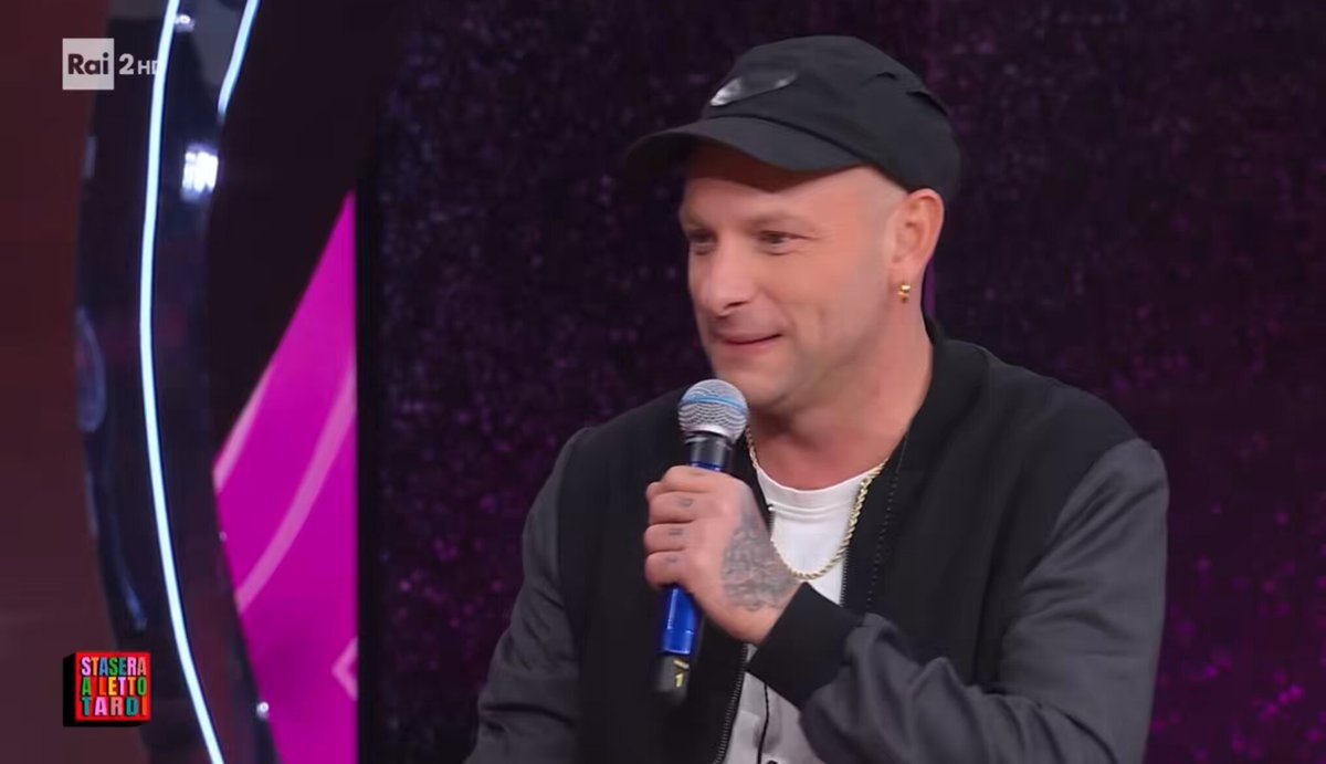 “Siamo il pezzotto di STEP” Amo tutta questa napoletanità in rai #staseraalettotardi