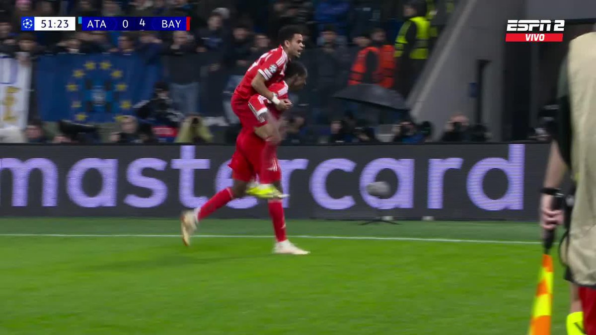 🇨🇴 ASISTENCIA de lujo de Luis Díaz para el 4-0 de #BayernMunich en su visita a #Atalanta, al 52’ 👀 Es el segundo ‘pasegol’ del extremo en lo que va de esta temporada de Champions League
