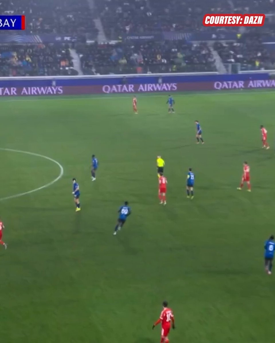 INJURY UPDATE 🚨 17 days after leaving a Bundesliga match with a hamstring injury, Alphonso Davies checked into Bayern's UCL match-up vs. Atalanta, and even set up an assist But, moments later, the CanMNT 🇨🇦 captain exited the match in tears again with another injury 🥺 🎥 DAZN Canada