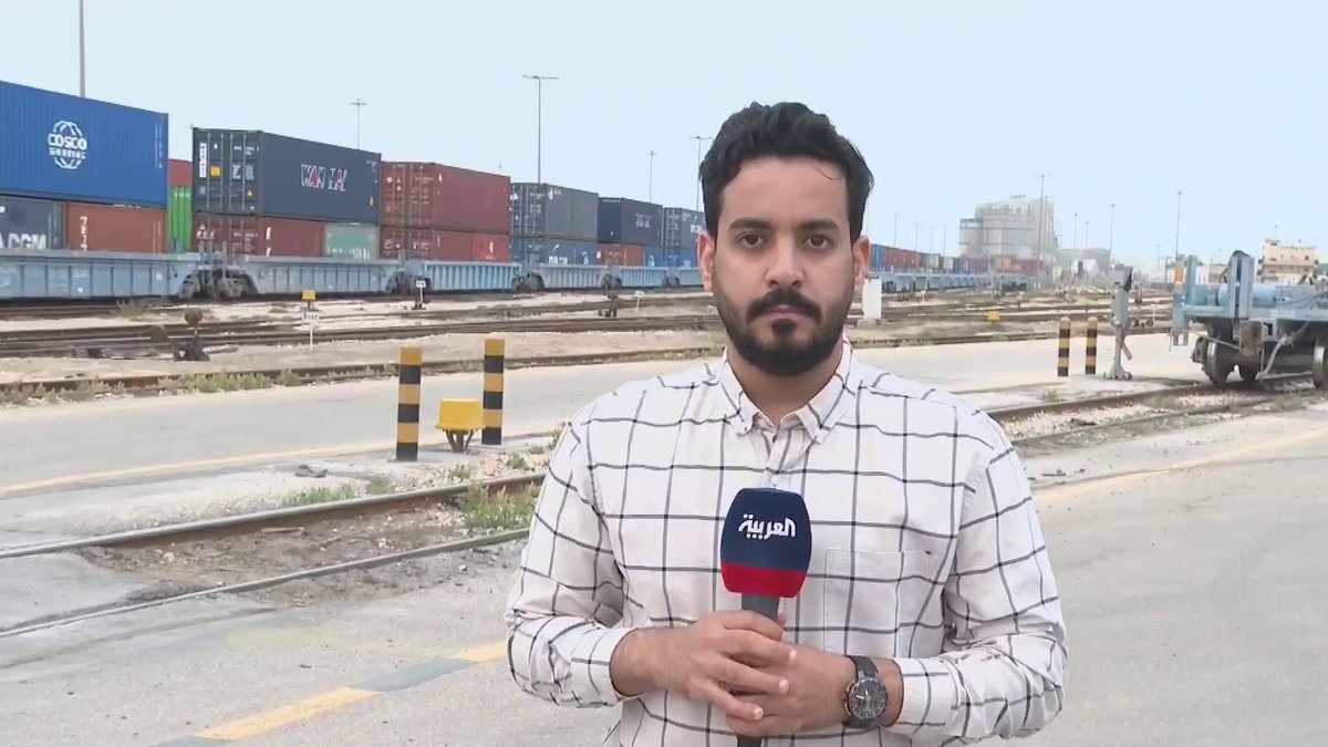 قطار شحن البضائع في السعودية .. كفاءة تشغيلية فائقة و شريان اقتصادي يربط الموانئ بالمناطق الصناعية ، ويؤمّن السلع الأساسية والطبية والغذائية . 🇸🇦🇸🇦