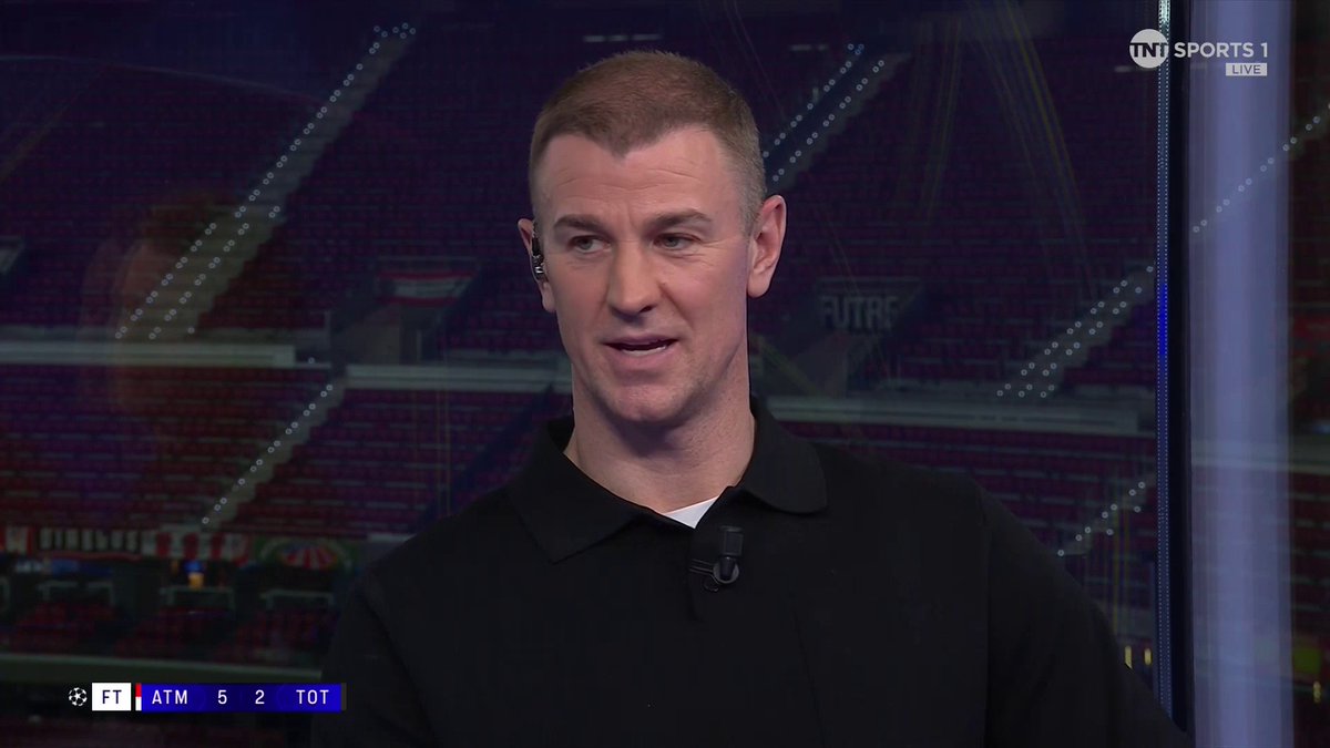 "They're saying don't worry, we're here for you!" ❤️ Joe Hart and Steve McManaman react to the substitution of Antonín Kinský after a difficult start for Tottenham Hotspur 💬 📺 TNT Sports &amp; discovery+ UK