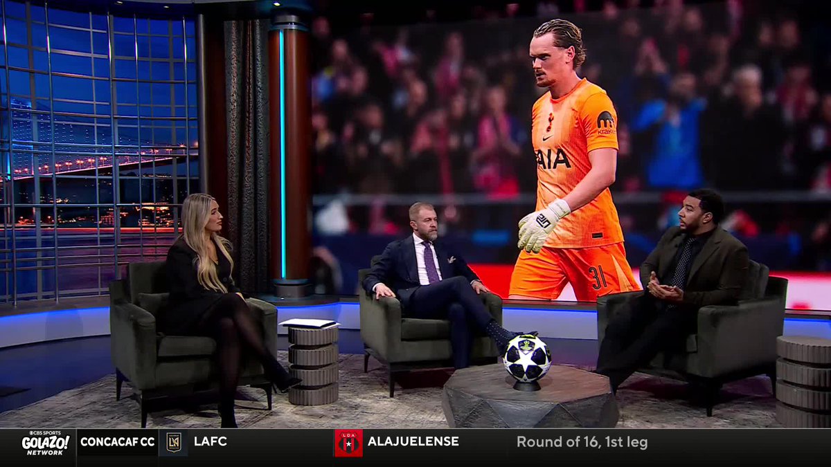 "You sit next to your team... You don't have time to feel sorry for yourself." Troy Deeney believes Antonín Kinský should have sat next to his teammates after being subbed off after 17 minutes for Tottenham 🗣️