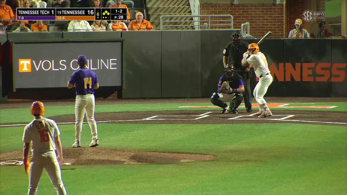 🚨 GRAND SLAM 🚨 NATE EISFELDER WITH HIS FIRST COLLEGIATE HIT!! I’m willing to bet the freshman from Johnson City just lived out a childhood dream!🍊