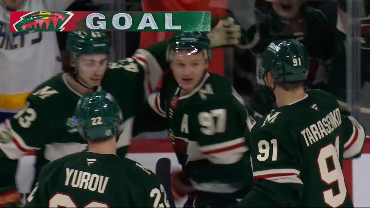 KIRILL KAPRIZOV SCORES FROM ONE KNEE! 🤯
