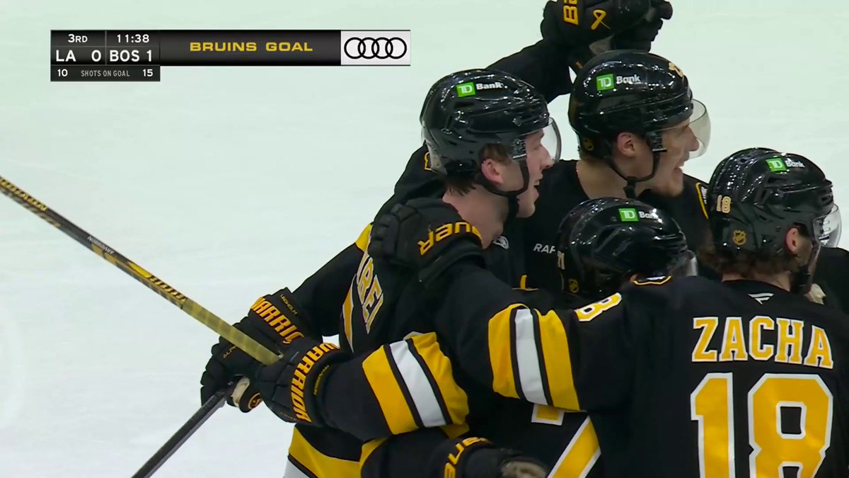 MASON LOHREI PUTS THE BRUINS ON THE BOARD! 🐻