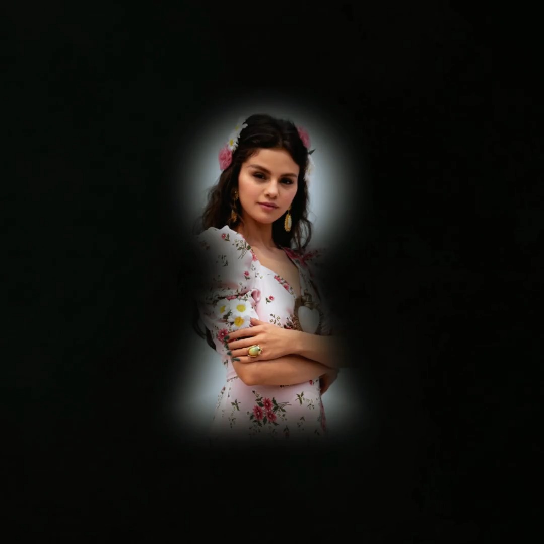 that rumor that was going around in 2016/2017 that selena was gonna do christian music, but in reality, she was just recording songs like this is sending me