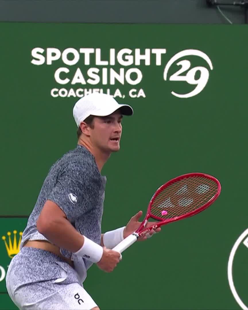 The FEARHAND didn't take long to warm up 💪 #TennisParadise