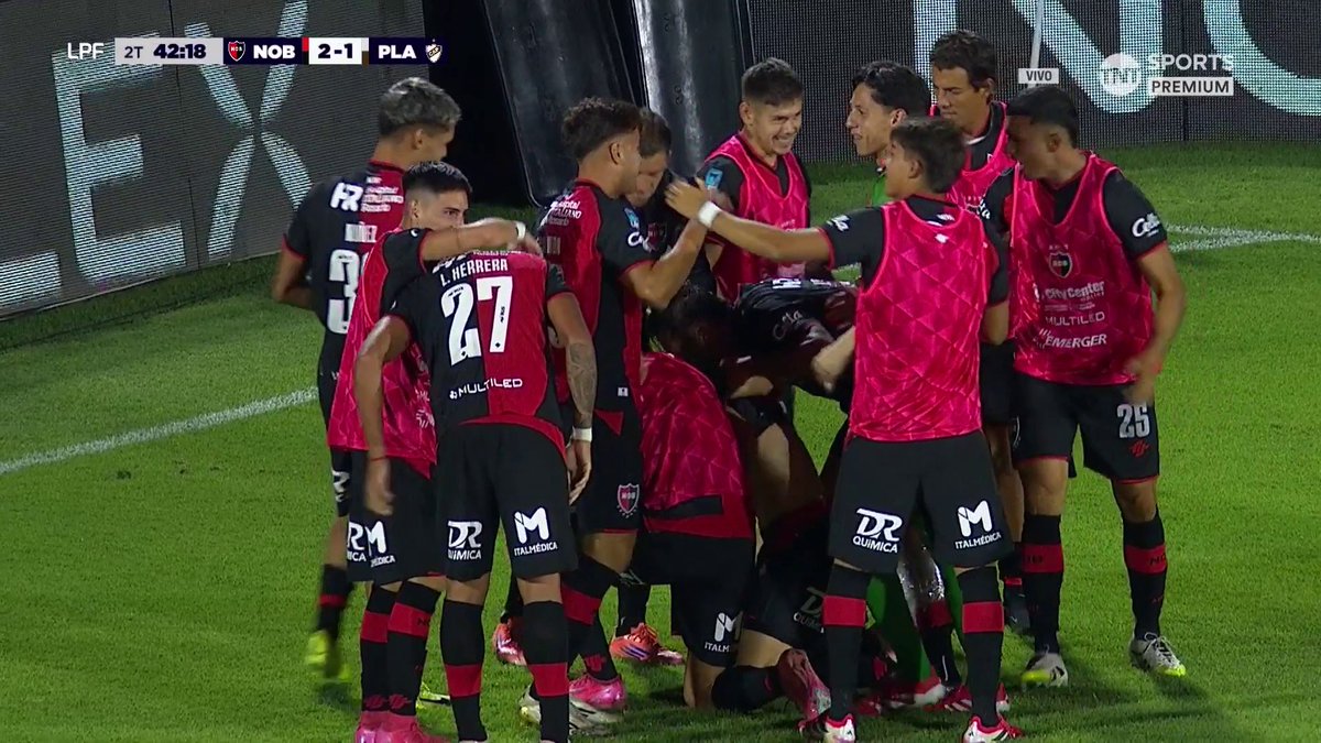 Mazzanti convirtió para Newell's, pero el 2-1 fue invalidado por una falta previa ❌ #LPFxTNTSports Viví el Torneo Apertura 2026 por TNT Sports Premium y disfrutalo también en HBO Max 👉 #Suscribite