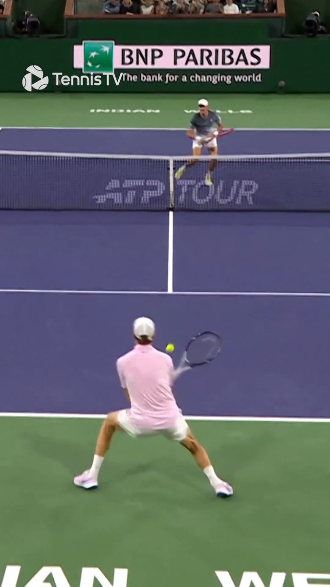 Nearly took him out with a 119mph forehand 🫣⚠️ Strong ducking, Jannik Sinner #TennisParadise