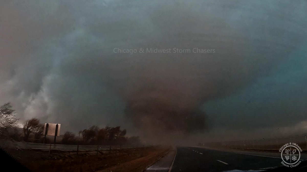*** Must watch! Kankakee, IL Stovepipe! *** 🌪️ Massive stovepipe tornado throwing debris everywhere with grapefruit-size hail slamming into the ground! 😱💥 This is an intense video of the damaging tornado that tracked from Kankakee, IL, to Aroma Park, IL, to Lake Village, IN. A violent storm with huge hail and dangerous tornado power. ⚠️ 📹 For licensing, contact Curtislergner@gmail.com. #Tornado #StovepipeTornado #KankakeeIL #AromaParkIL #LakeVillageIN #IllinoisWeather #IndianaWeather #SevereWeather #StormChasing #TornadoDamage #GrapefruitSizeHail #ExtremeWeather #WeatherAlert #BreakingWeather #LicensingAvailable #warmweather #ILwx