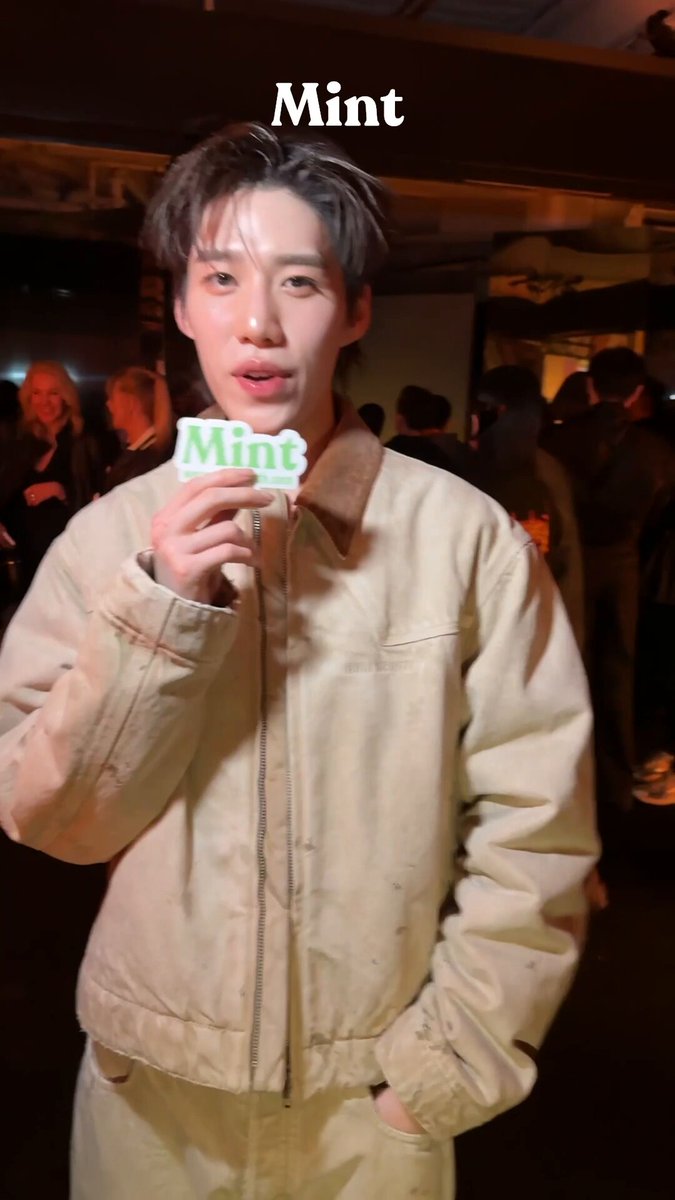 Paris Recap! Mint รีแคปโมเม้นต์ปังของเหล่าคนดังใน Paris Fashion Week ที่ยกทัพมาชมแฟชั่นโชว์คอลเล็กชั่นใหม่ Womenswear Fall-Winter 2026 ในซีซั่นนี้จะมีใครกันบ้าง ไปดูกัน! 💚 แล้วมาอัพเดทเทรนด์แฟฯ ส่งตรงจาก Fashion Weeks กับ #MintReports กันต่อซีซั่นหน้า กดติดตามทุกช่องทางโซเชียลของ Mint กันไว้เลย #ParisFashionWeek #MintMagTH