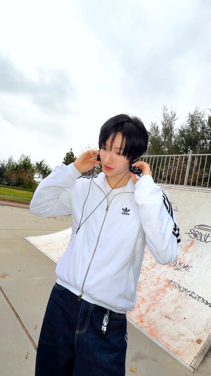 𝗧𝘄𝗲𝗻𝘁𝘆 𝗜'𝗺 𝗳𝗶𝗻𝗲 🤎 KickFlip The 4th Mini Album "My First Kick" 2026.04.06 6PM (KST) Release! Pre-save &amp; Pre-add : #KickFlip #킥플립 #My_First_Kick #KickFlip_Twenty