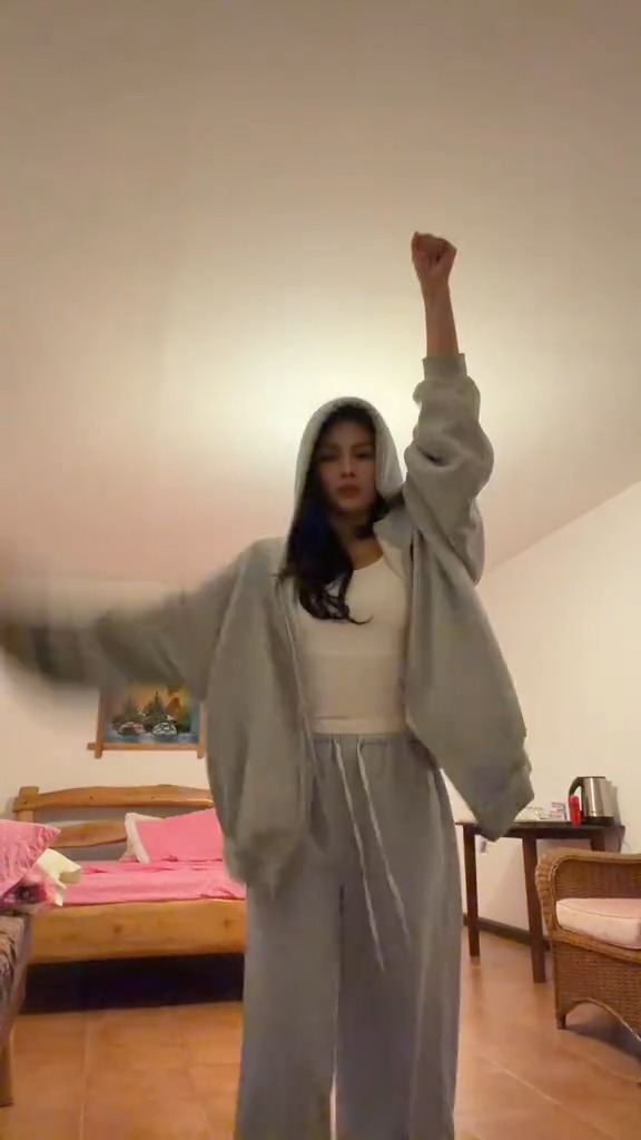 Nahilo ka ba, AZ? 😂 Malapit niyo na rin siyang makilala sa #TheSecretsOfHotel88, gabi-gabi ’yan, 9:35 PM sa GMA Prime! 🤩 🎥 azmartinez on TikTok