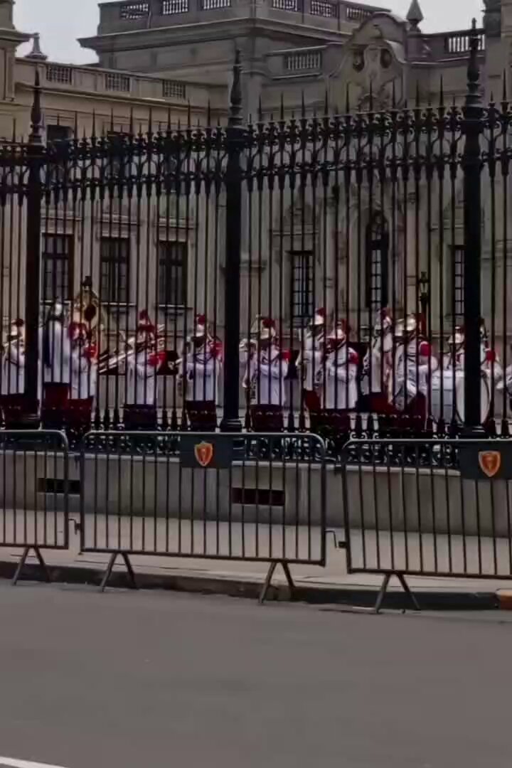 La banda de musica del Palacio de Gobierno del Perú, despidió el lunes a Willie Colón a ritmo de ‘Asia’.