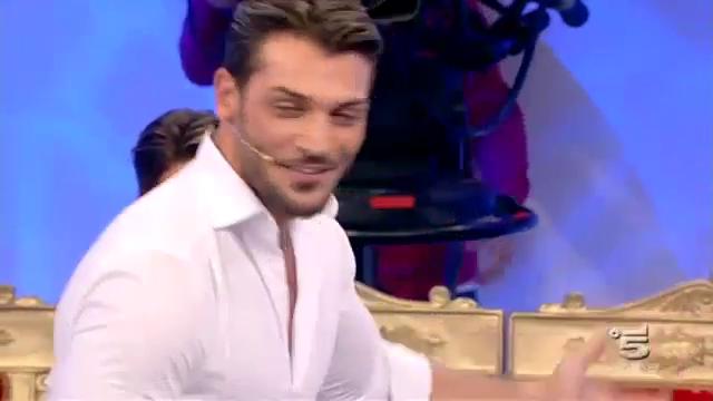 e quando entrerà da quella porta rossa mariano catanzano per litigare con Niccolò brigante SOGNO #gfvip