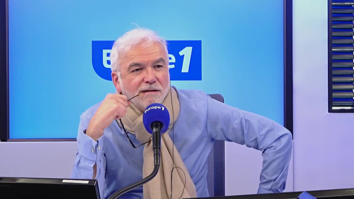 "Mon père m'a dit que le litre était à 1,70 € le litre à Bruxelles. La différence, c'est qu'en France, on est à 40 milliards de taxes !" déplore Gauthier Le Bret 🎙️ Dans #PascalPraudEtVous sur #Europe1