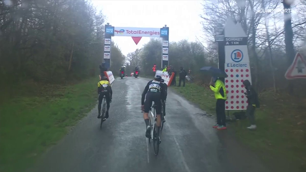 𝐴𝑙𝑒𝑎 𝑖𝑎𝑐𝑡𝑎 𝑒𝑠𝑡 👨⚖️ El primer ataque de Vingegaard en 2026 para caminar hacia su primera victoria. #ParisNice