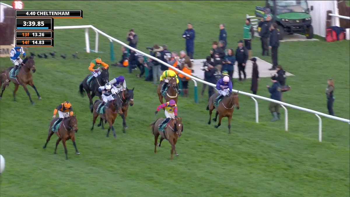 That is PAINFUL for anyone on Jazzy Matty 🤦‍♂️ HOW HAS HE NOT WON?? 😱 🎬 ITV Racing