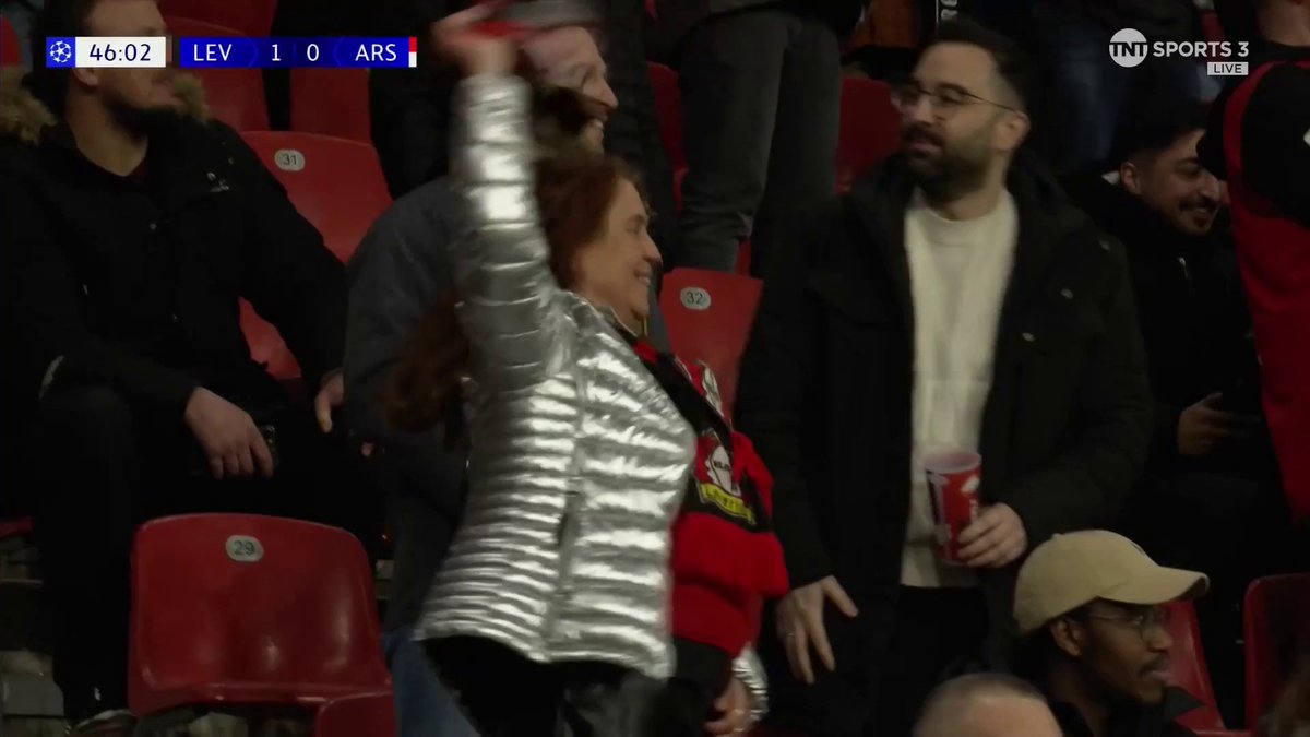 Robert Andrich fires Bayer Leverkusen into the lead against Arsenal 🔥 TNT Sports &amp; discovery+ UK