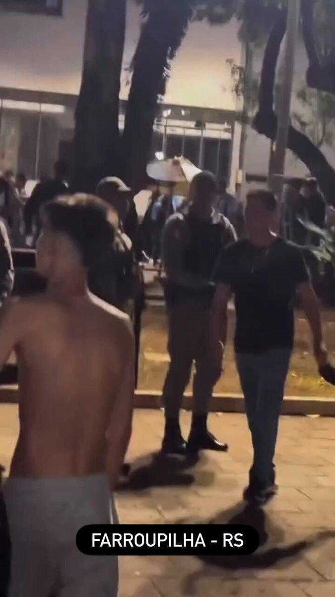 Que policial FDP, pra quê isso?