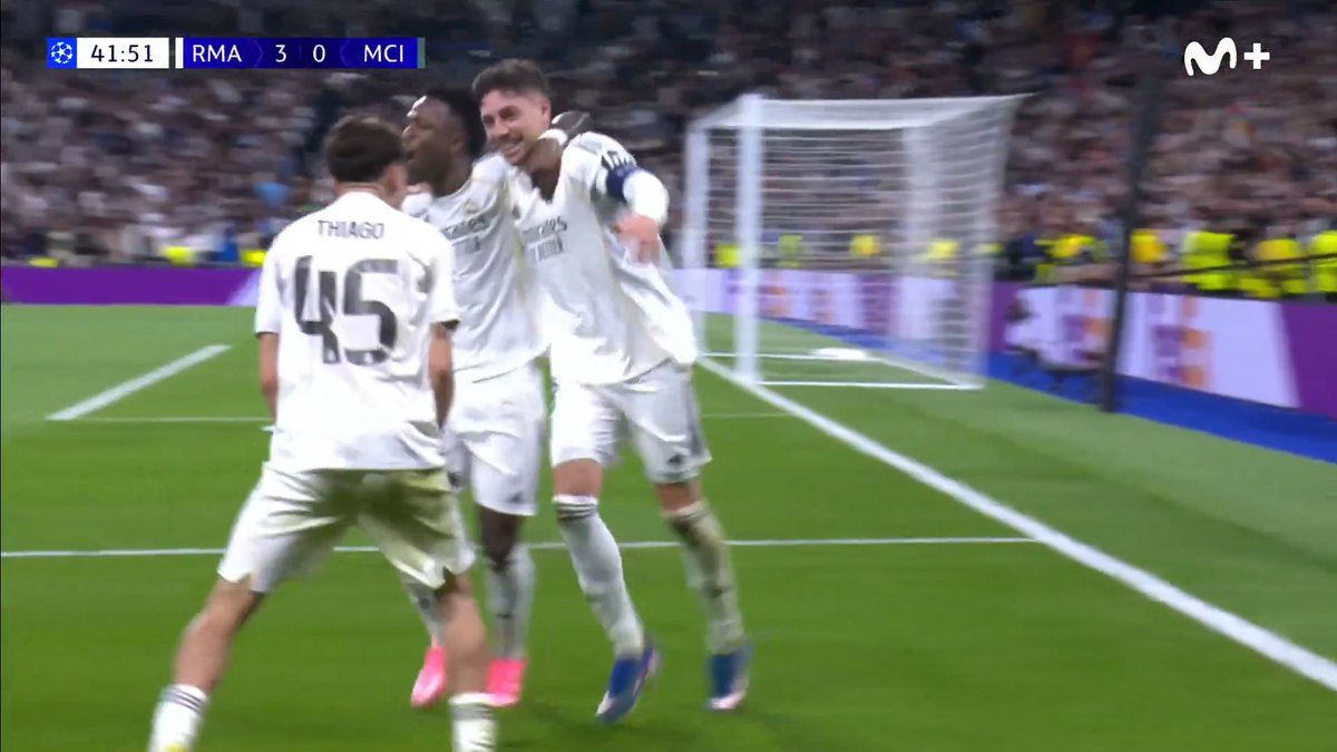 Una actuación para la 𝙝𝙞𝙨𝙩𝙤𝙧𝙞𝙖. Fede Valverde lleva 3 goles en la primera parte frente al Manchester City. #UCL #LaCasaDelFútbol