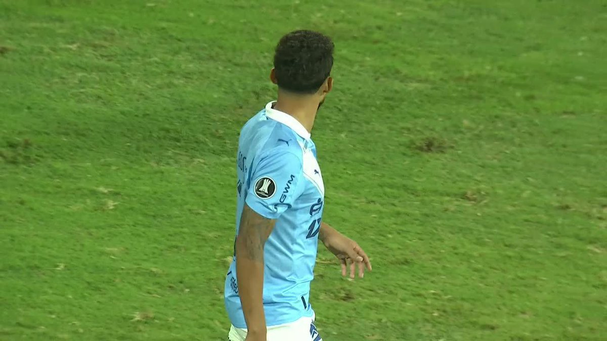 CON EL LOCO NO... González le picó el tiro desde los doce pasos a Bruera y el argentino atajó nuevamente. 📺 Mirá TODA la CONMEBOL #Libertadores por #DisneyPlus Plan Premium