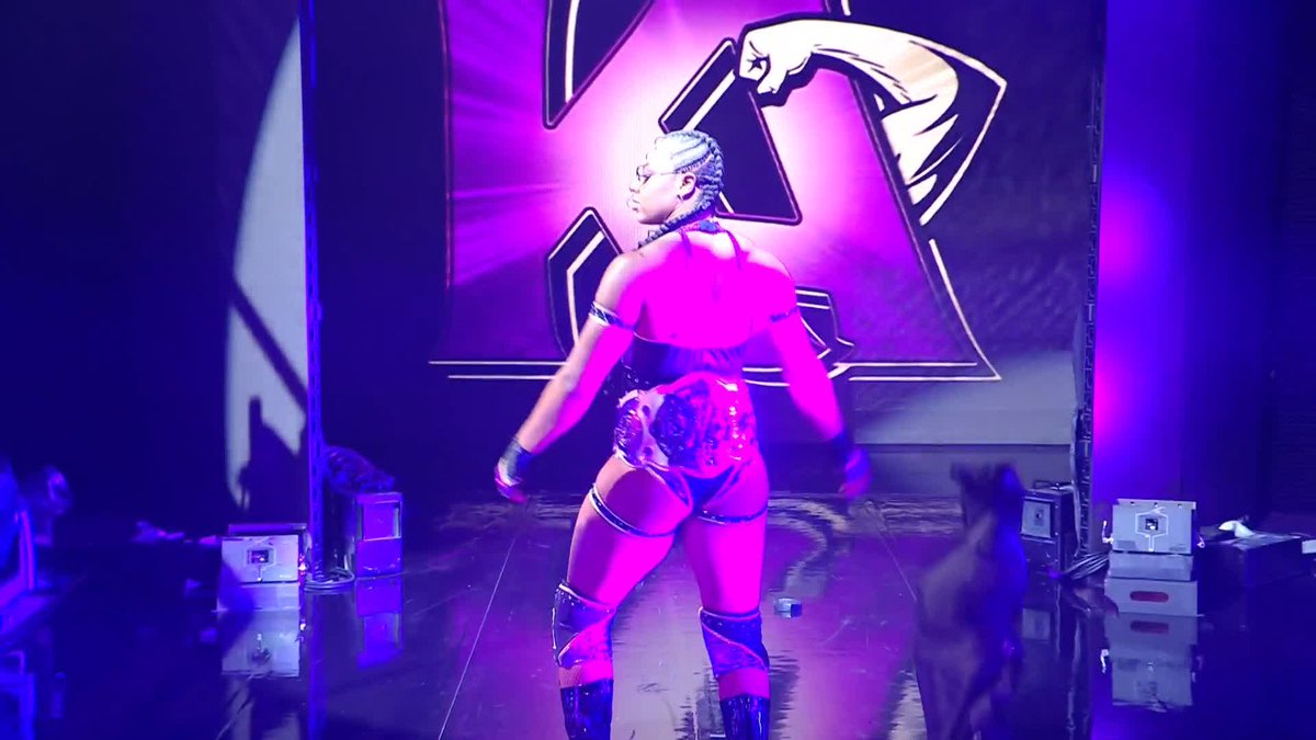 Kali Armstrong should’ve been made that permanent move to NXT idk what they waiting for 😩