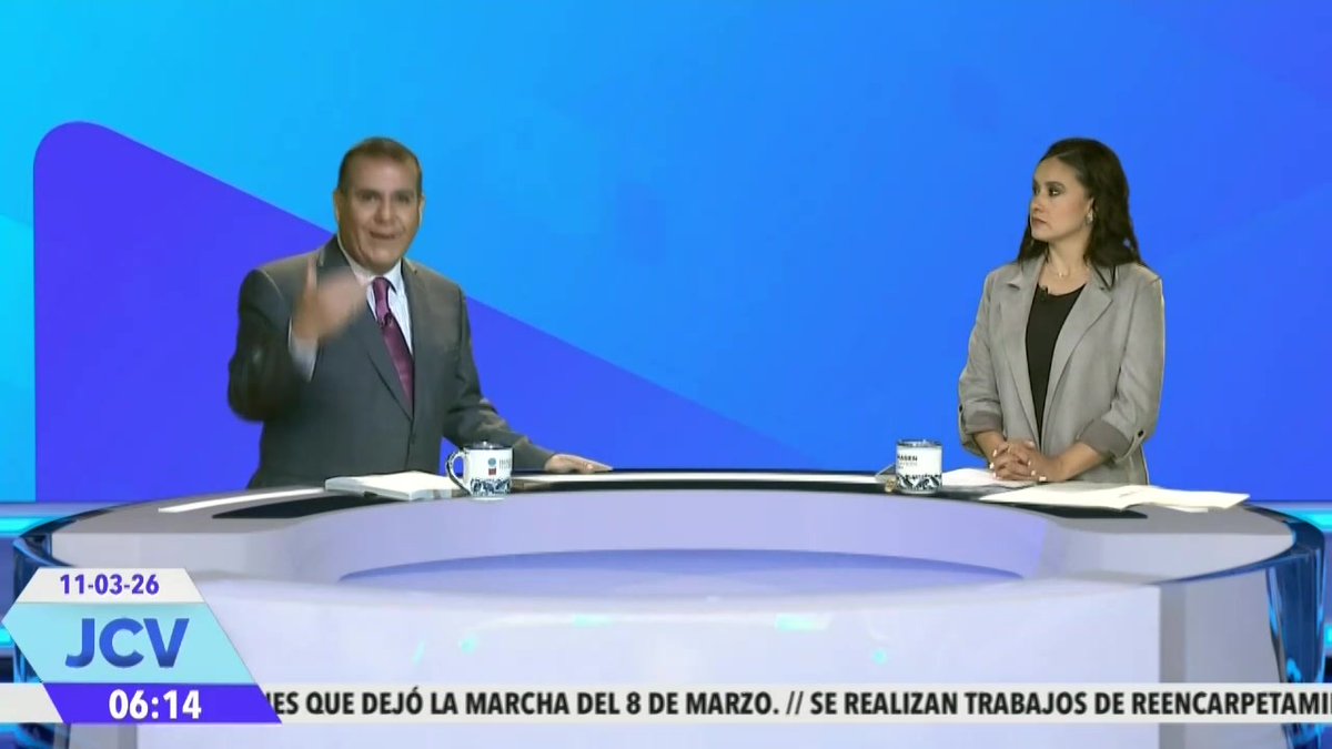 #Video || Dos jóvenes fueron atacados sin motivo aparente por policías mientras circulaban a bordo de un vehículo Jetta en San Pedro #Cholula. Información: Aldo Casado #NoticiasPuebla #Puebla #JuanCarlosValerioNoticias
