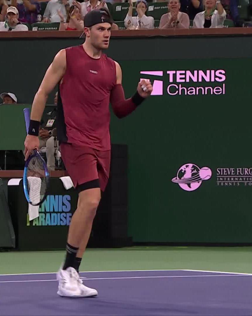 "What an athlete" 🔊 Amazing. court coverage from jack draper