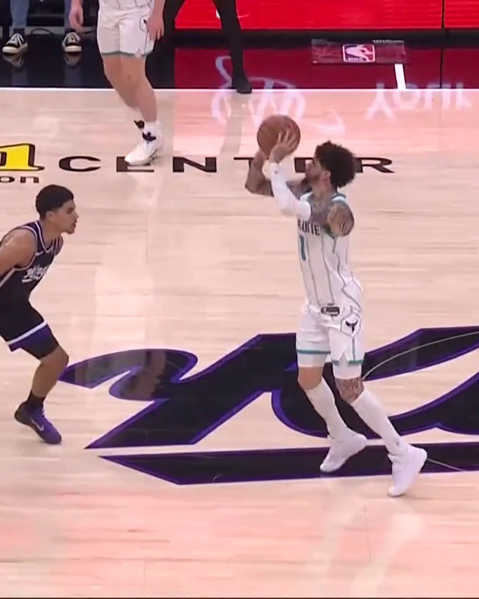 LAMELO LAUNCHED IT FROM HALF-COURT 🤣🔥
