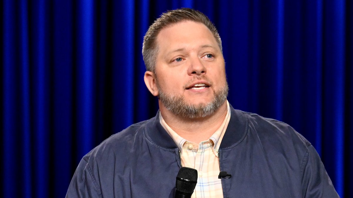 Derrick Stroup gets heckled by New Yorkers because of his thick Southern accent 🤣 #FallonTonight #StandUp