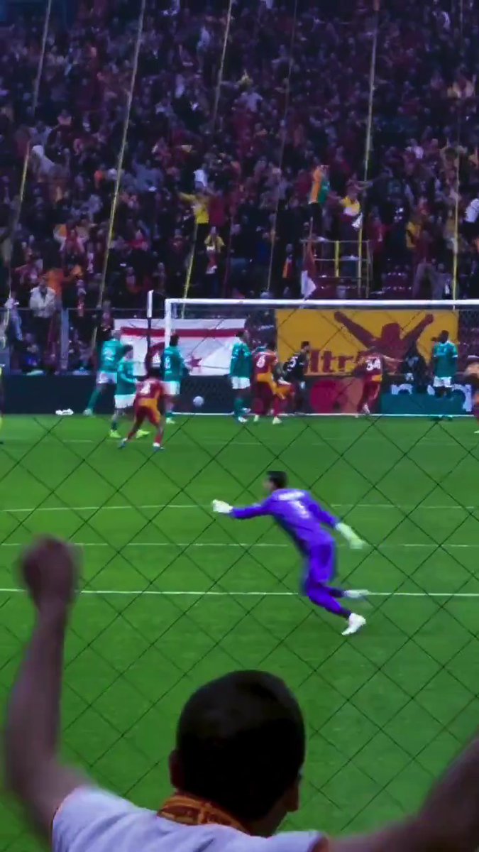 Mario Lemina'nın golü sonrası Uğurcan Çakır'ın sevinci 🦁