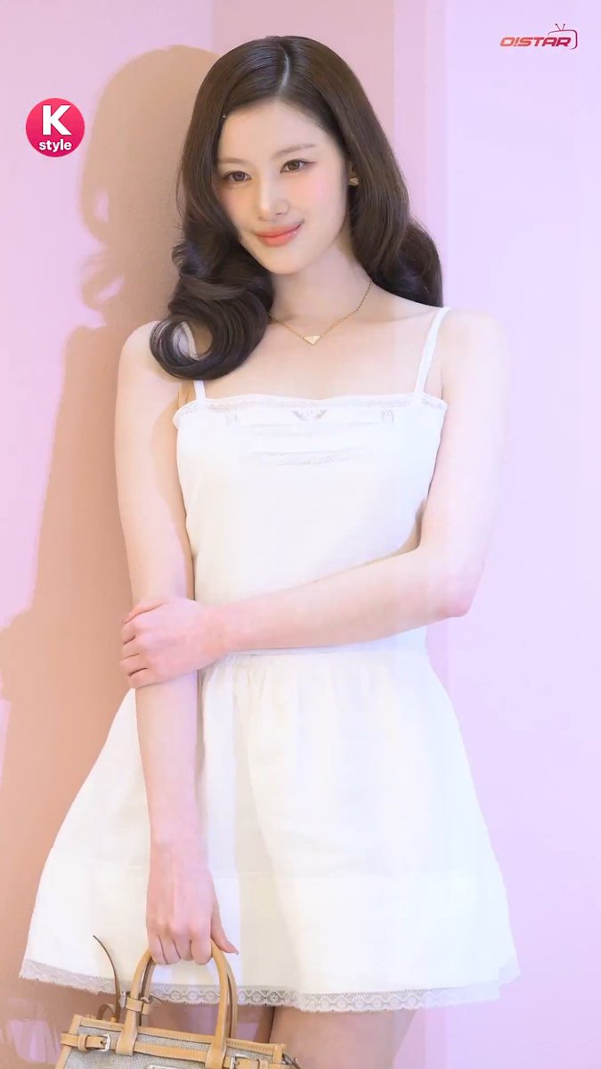 TWICE サナ、ブランド「PRADA」のイベントに登場 ▼フォトはこちら #サナ #SANA #TWICE