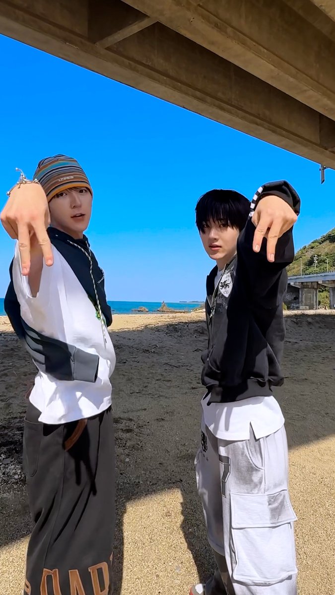 봄처럼 웃으며 넌 𝘞𝘢𝘭𝘬 𝘢𝘸𝘢𝘺 ❀。• *₊ KickFlip The 4th Mini Album "My First Kick" 2026.04.06 6PM (KST) Release! Pre-save &amp; Pre-add : #KickFlip #킥플립 #Kyehoon #Donghyeon #My_First_Kick #KickFlip_Twenty