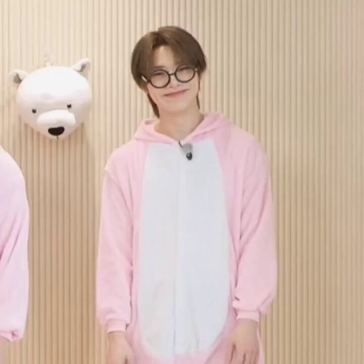 he's just a silly cute and smol guy