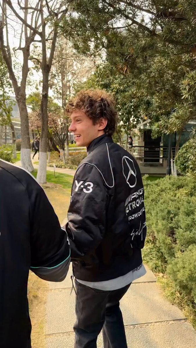 kimi is truly living his best fangirl life